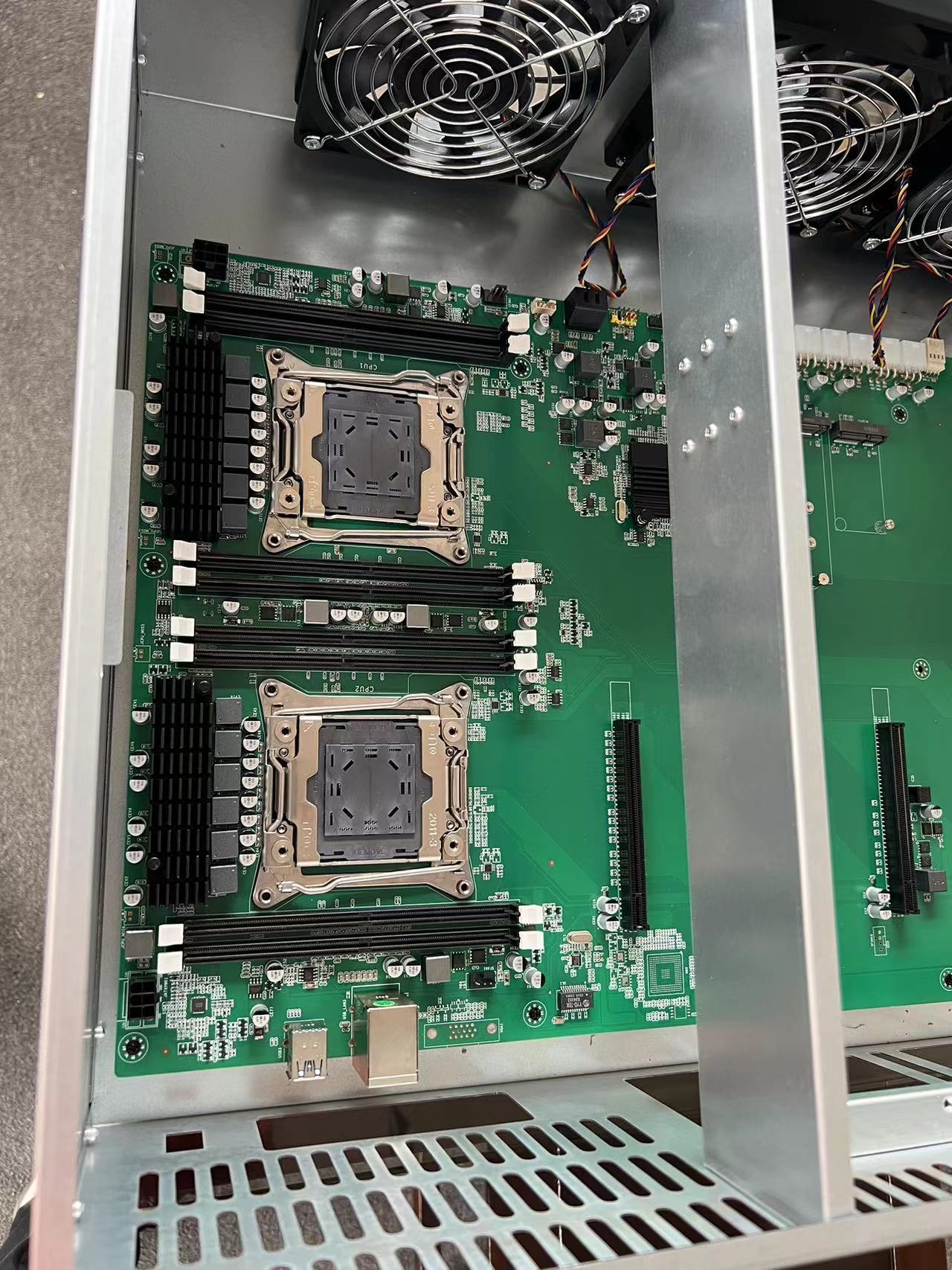 High Quality ALEO Server case  - E5 2699 V4 评论和价格