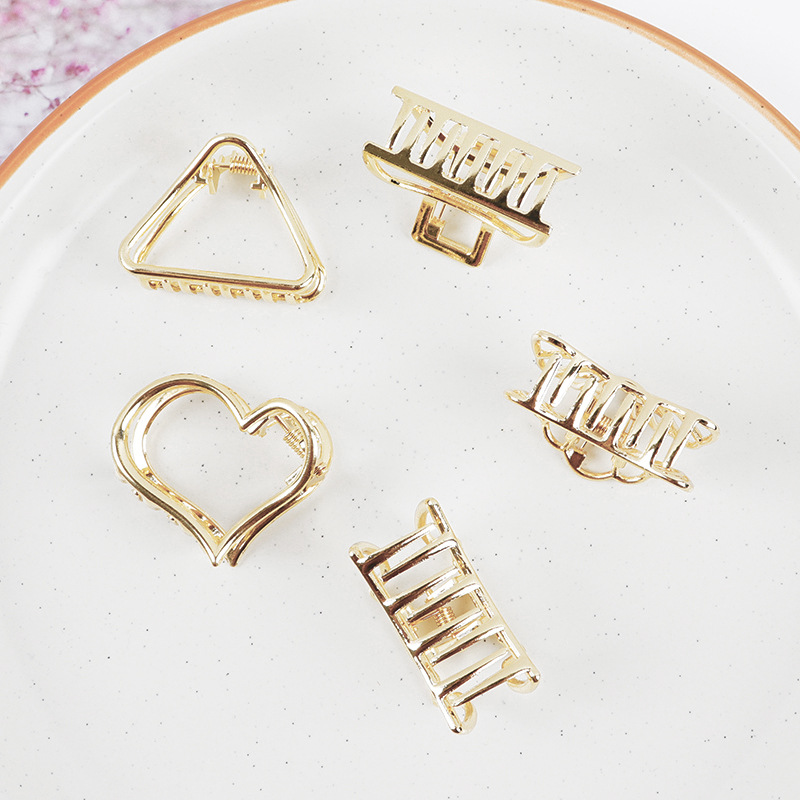 Small Minimalist Hair Claw Cli - Gold 6138 评论和价格